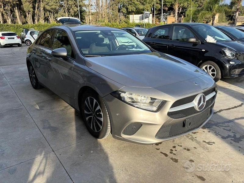 Usata Mercedes A180 116 CV (85 kW) 2020 Grigio Berlina