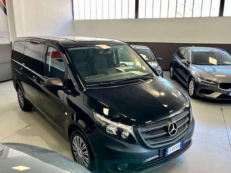 Nero Usata 2021 Mercedes Vito Furgone | 32.600 € (Molto cara) - Immagine 1/4