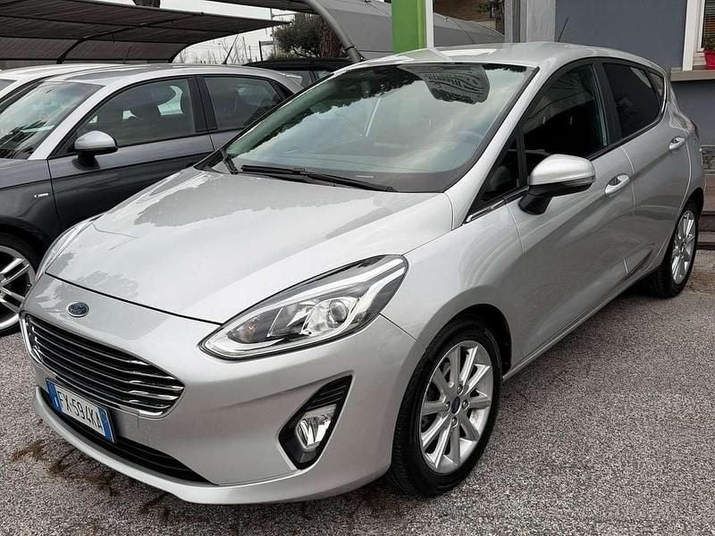 Usata Ford Fiesta Titanium 101 CV (74 kW) 2019 Argento Berlina