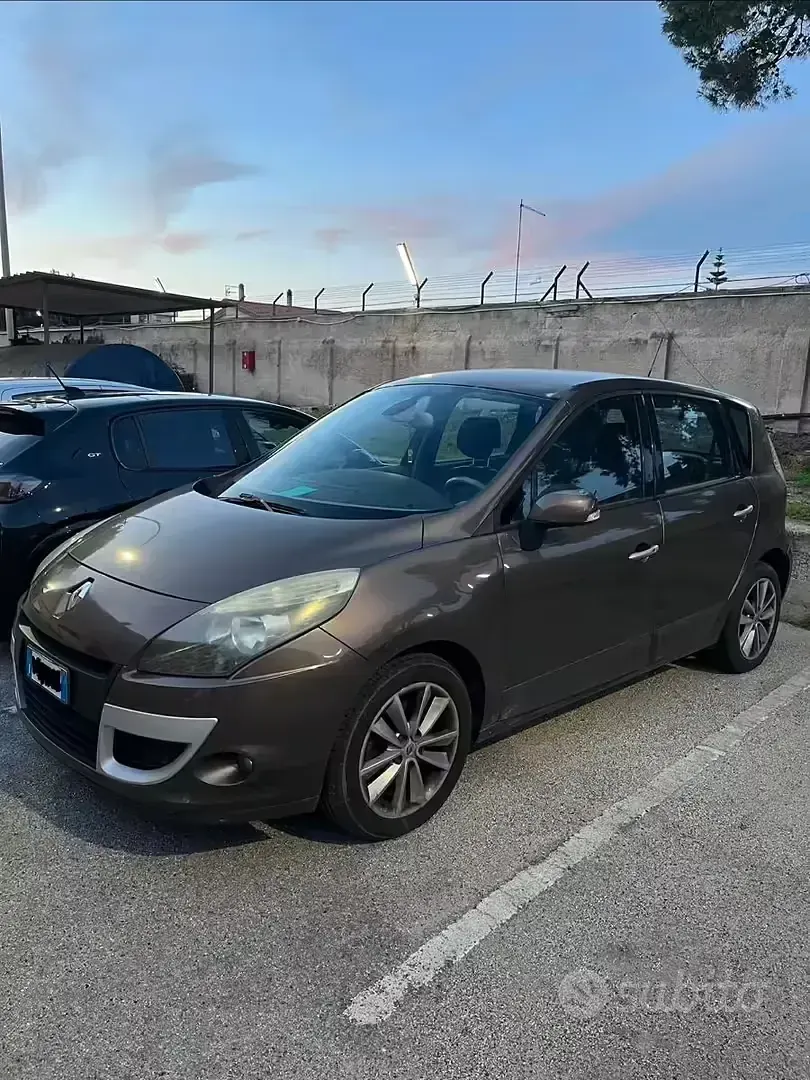 Usata Renault Scenic E-Tech XMOD 110 CV (80 kW) 2009 Monovolume