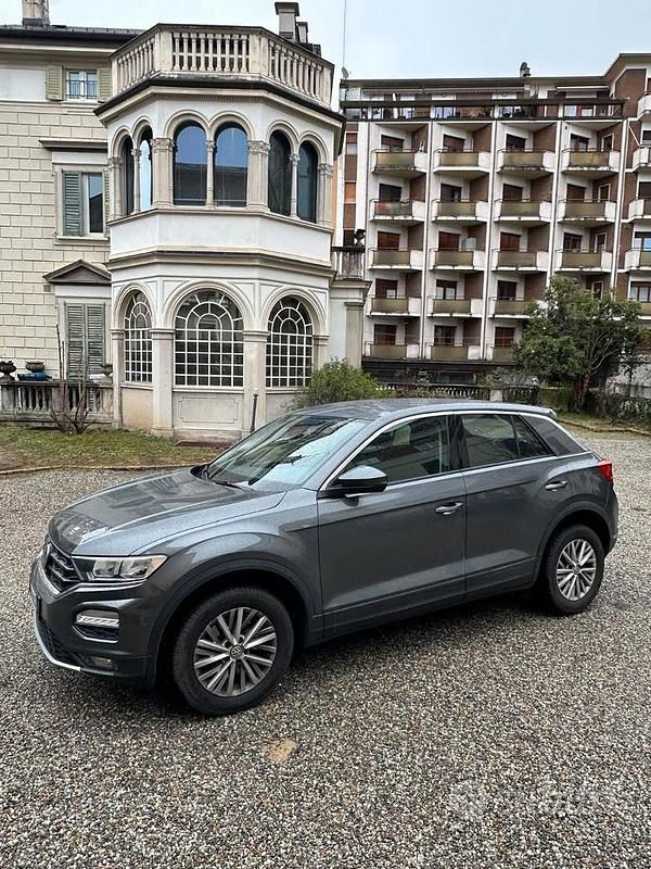 Usata VW T-Roc Business 150 CV (110 kW) 2020 Grigio SUV