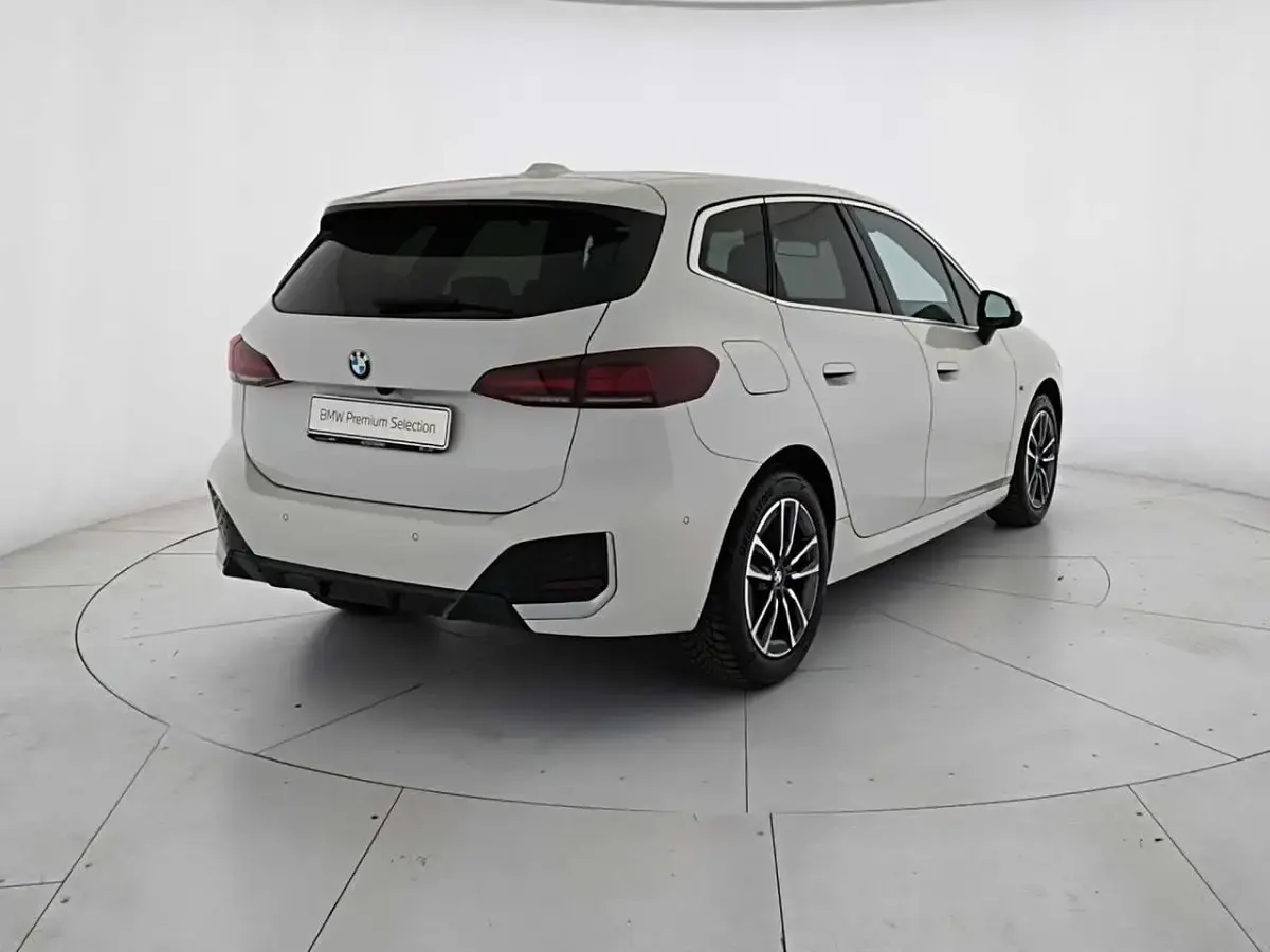 Usata BMW 216 Active Tourer M Sport 122 CV (89 kW) 2024 Alpin white Monovolume