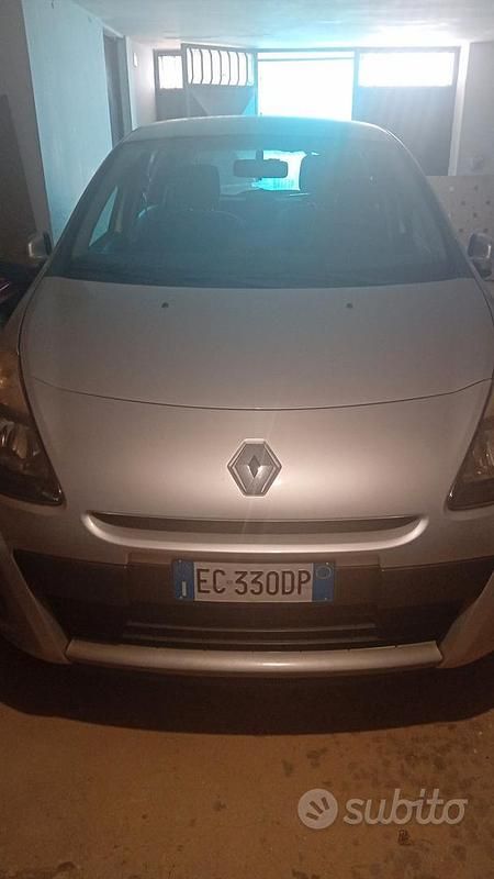 Usata Renault Clio II 58 CV (42 kW) 2010 Grigio Berlina