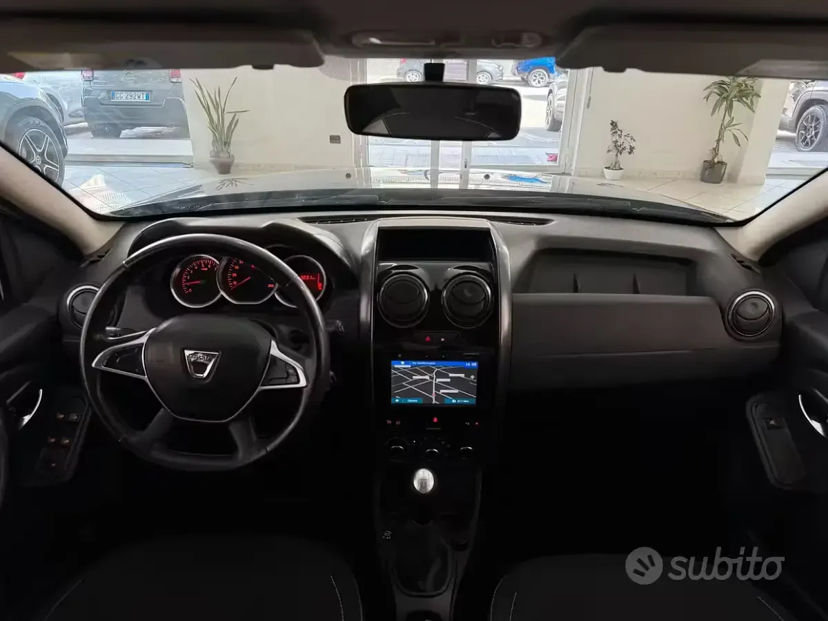 Usata Dacia Duster Lauréate 109 CV (80 kW) 2017 Bluazzurro SUV