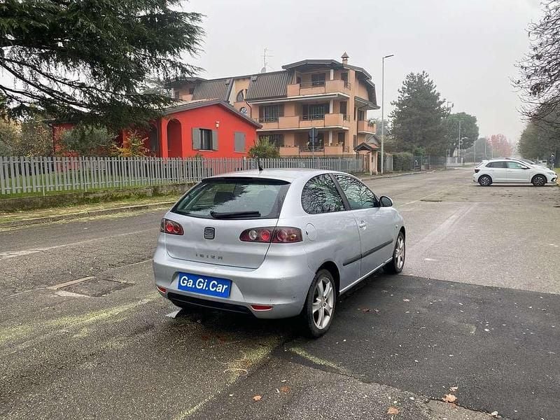 Usata Seat Ibiza 86 CV (63 kW) 2007 Argento Berlina
