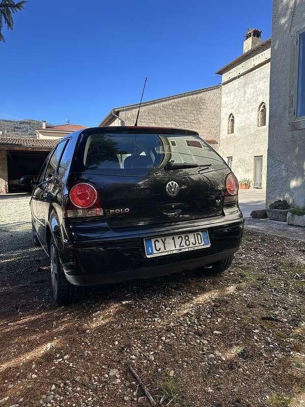 Usata VW Polo Comfortline 75 CV (55 kW) 2005 Blu Utilitaria