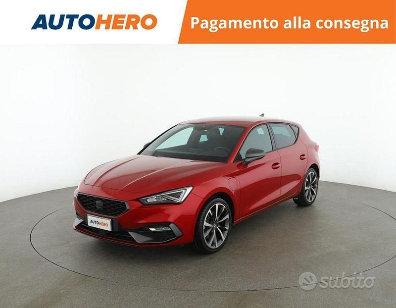 Rosso Usata 2021 Seat Leon Tre volumi | 20.599 € (Ottimo prezzo) - Immagine 1/2