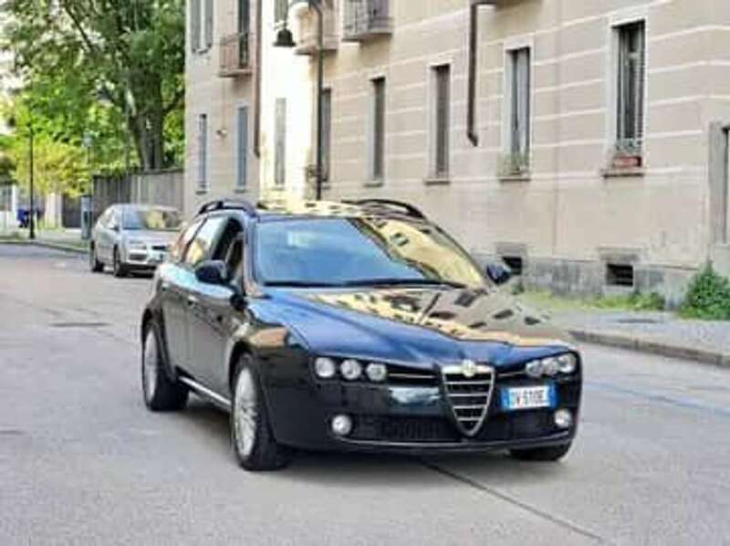Usato 2009 Alfa Romeo 159 Benzin 209 CV (3.000 €)