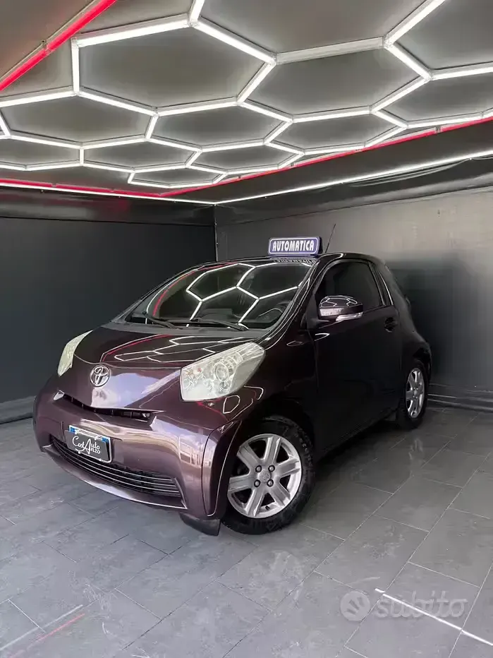 Usata Toyota iQ 68 CV (50 kW) 2009 Viola Utilitaria