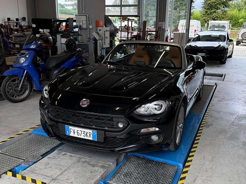 Nero Usata 2019 Fiat 124 Spider Cabrio | 25.000 € (Buon prezzo) - Immagine 1/4