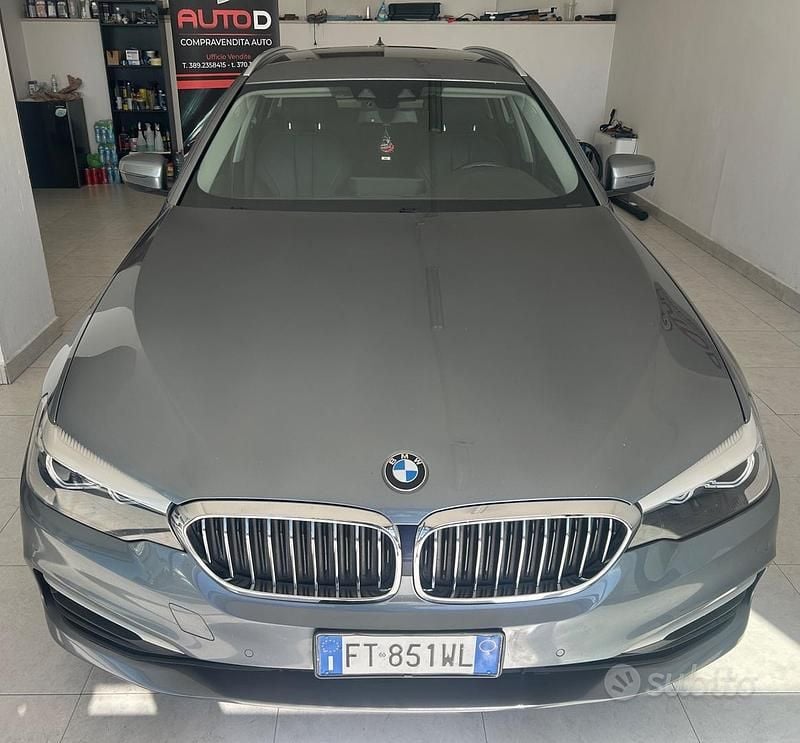Usata BMW 520 Luxury Line 190 CV (139 kW) 2019 Grigio Station wagon