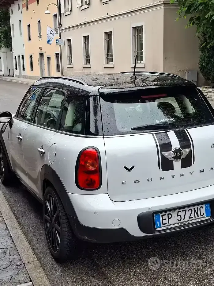 Usata Mini Cooper D 111 CV (81 kW) 2013 Bianco Utilitaria