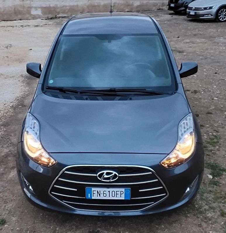 Usata Hyundai i20 Comfort 73 CV (53 kW) 2018 Grigio Berlina