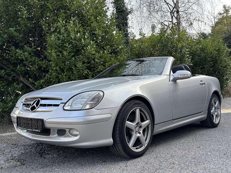 Grigio Usata 2001 Mercedes SLK320 Cabrio | 16.500 € (Cara) - Immagine 1/4