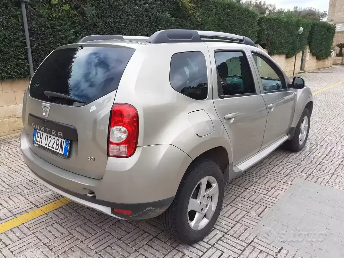 Usata Dacia Duster 110 CV (80 kW) 2011 Grigio SUV