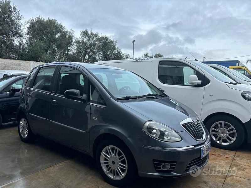 Grigio Usata 2012 Lancia Musa Monovolume | 4900 € (Buon prezzo) - Immagine 1/4