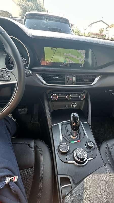 Second-hand Alfa Romeo Stelvio Executive 179 CP (131 kW) 2018 Gri SUV