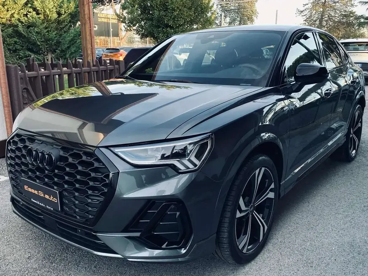 Begagnad Audi Q3 Sportback S-Line 150 HK (110 kW) 2025 Grå SUV
