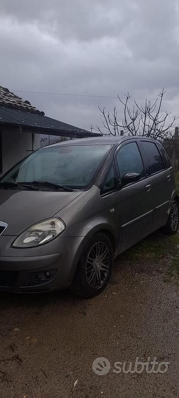 Usata Lancia Musa 101 CV (74 kW) 2005 Monovolume