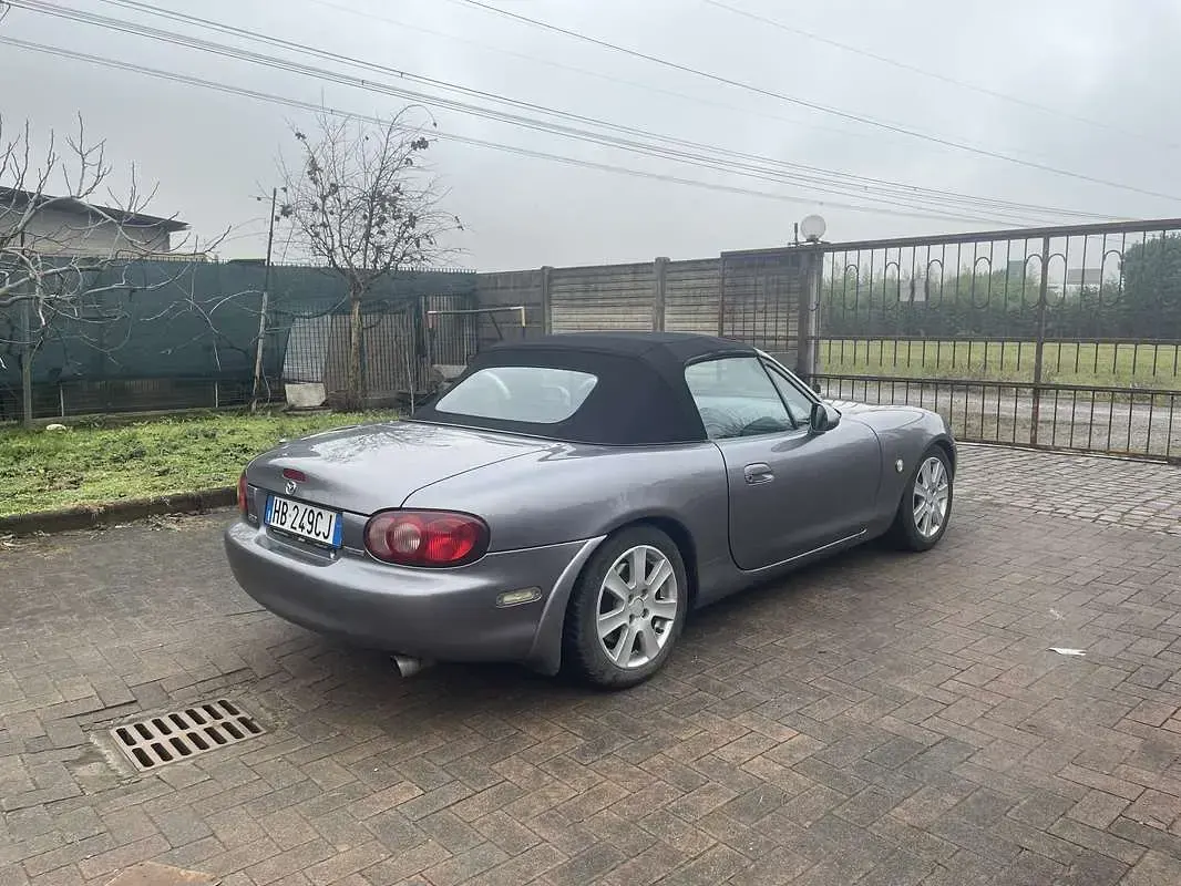 Usata Mazda MX5 110 CV (80 kW) 2004 Cabrio