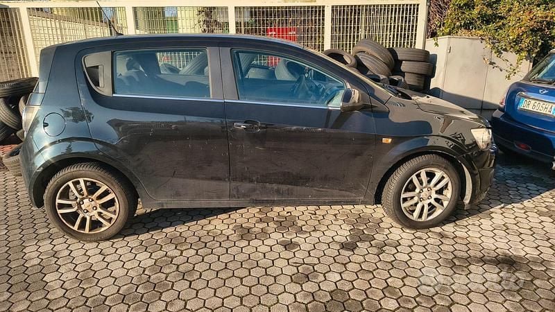 Usata Chevrolet Aveo 86 CV (63 kW) 2012 Nero Utilitaria