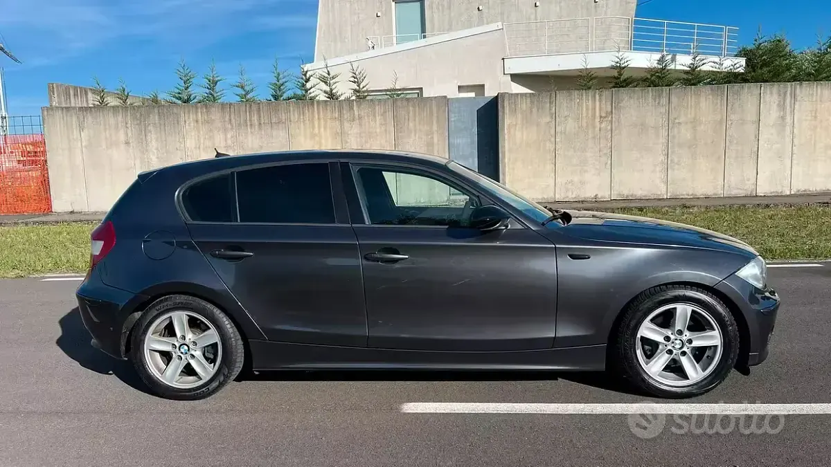 Usata BMW 118 129 CV (94 kW) 2005 Grigio Utilitaria