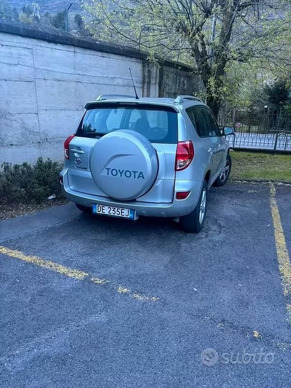 Usata Toyota RAV4 136 CV (100 kW) 2006 Grigio SUV