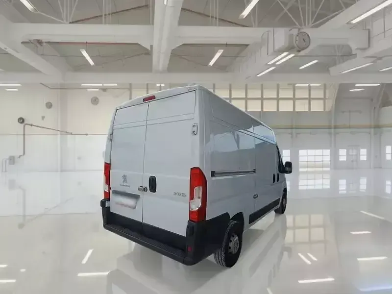 Usata Peugeot Boxer S 140 CV (102 kW) 2024 Furgone