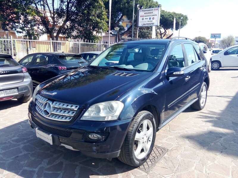 Blu/azzurro Usata 2007 Mercedes ML320 SUV | 6500 € (Ottimo prezzo) - Immagine 1/4
