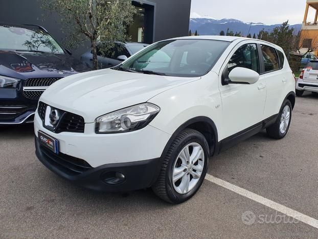 Usata Nissan Qashqai Acenta 131 CV (96 kW) 2012 Bianco SUV