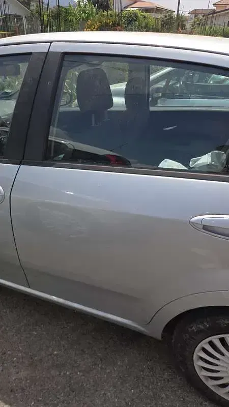 Usata Fiat Grande Punto Dynamic 90 CV (66 kW) 2007 Grigio Utilitaria
