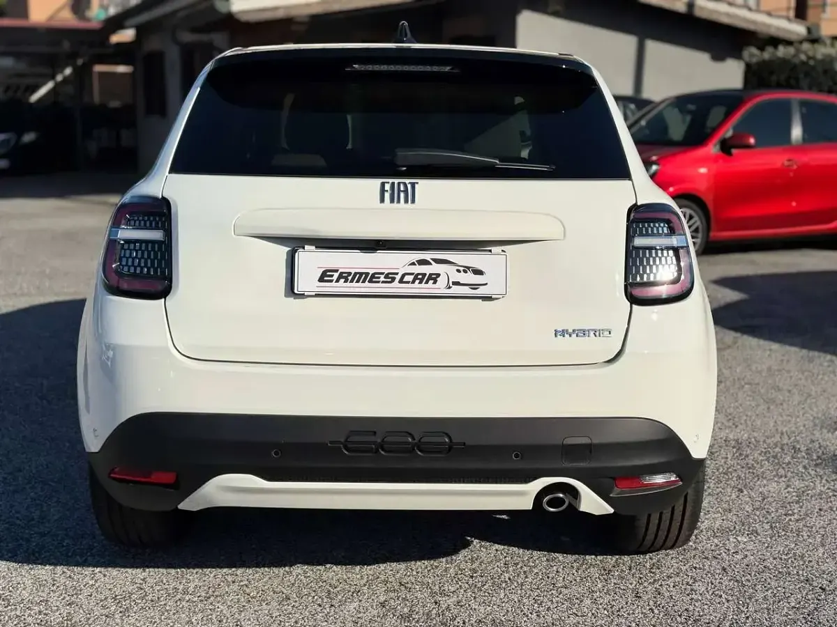 Nuova Fiat 600 La Prima 101 CV (74 kW) 2025 Bianco SUV