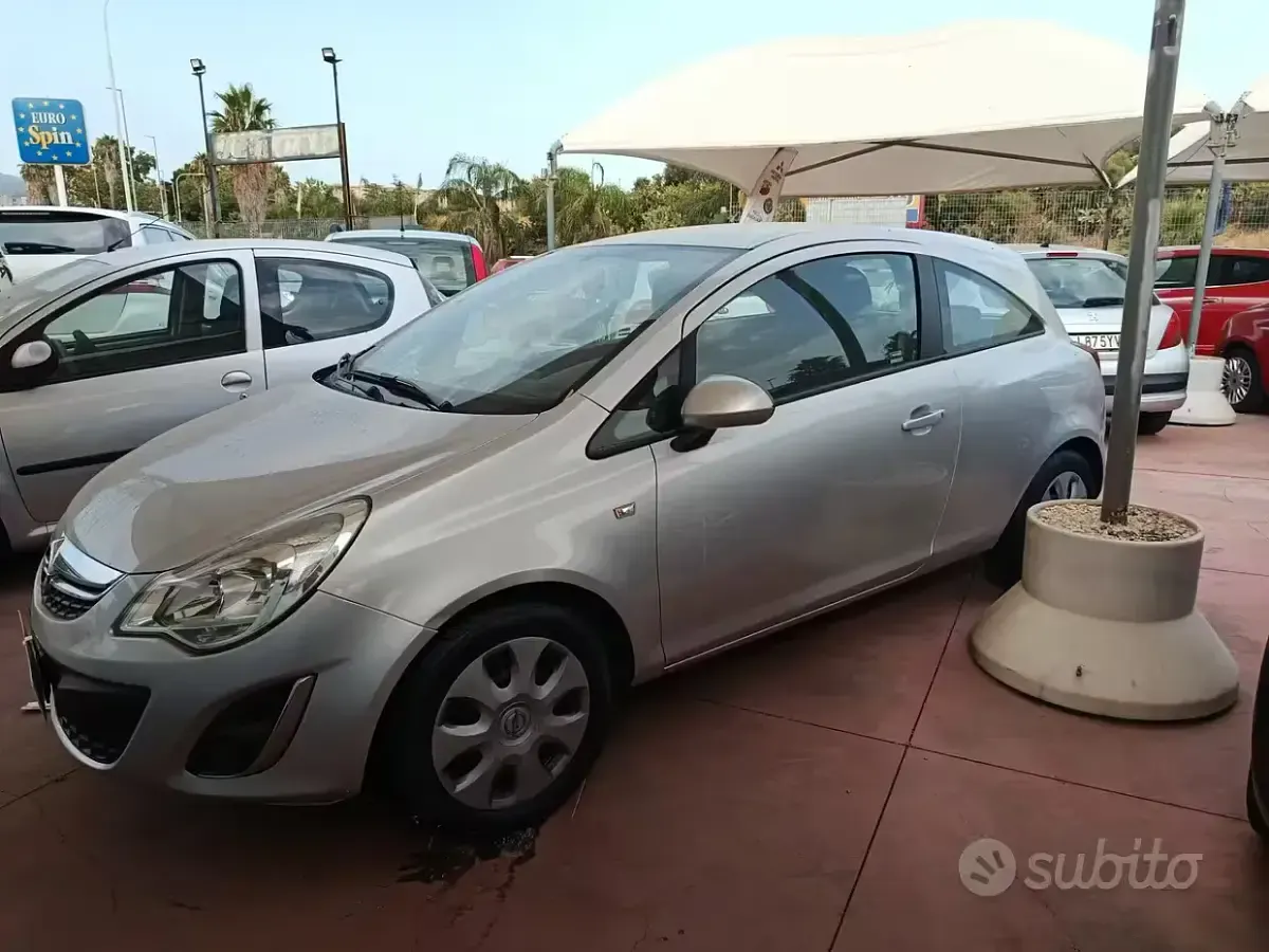 Usata Opel Corsa 75 CV (55 kW) 2012 Grigio Utilitaria