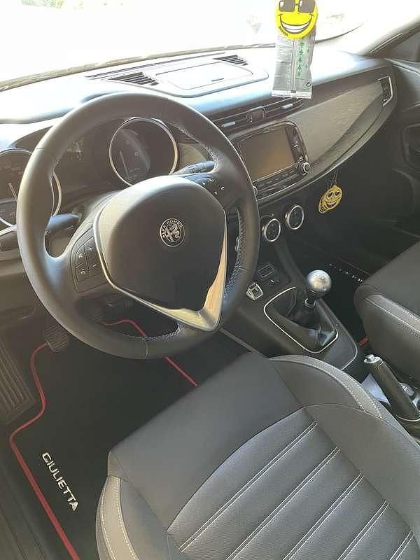 Usata Alfa Romeo Giulietta Super 120 CV (88 kW) 2019 Utilitaria