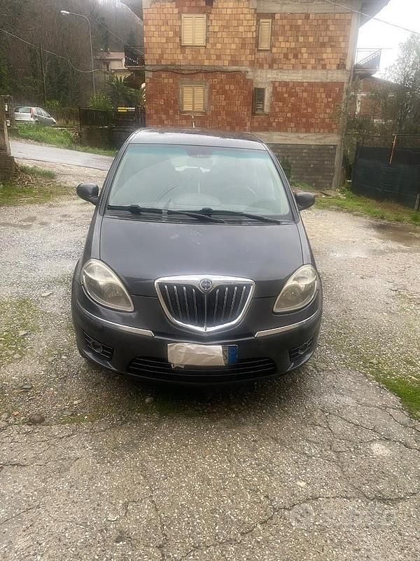 Usata Lancia Musa 2011 Grigio Monovolume