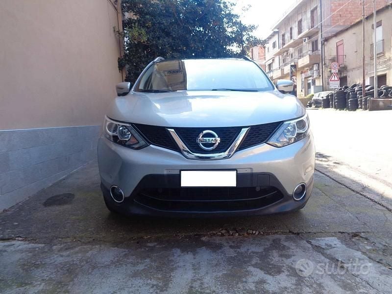 Usata Nissan Qashqai 110 CV (80 kW) 2016 Grigio SUV
