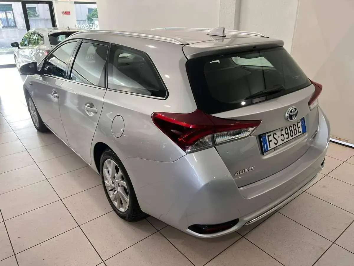 Usata Toyota Auris Touring Sports Business Edition 99 CV (72 kW) 2018 Argento Station wagon