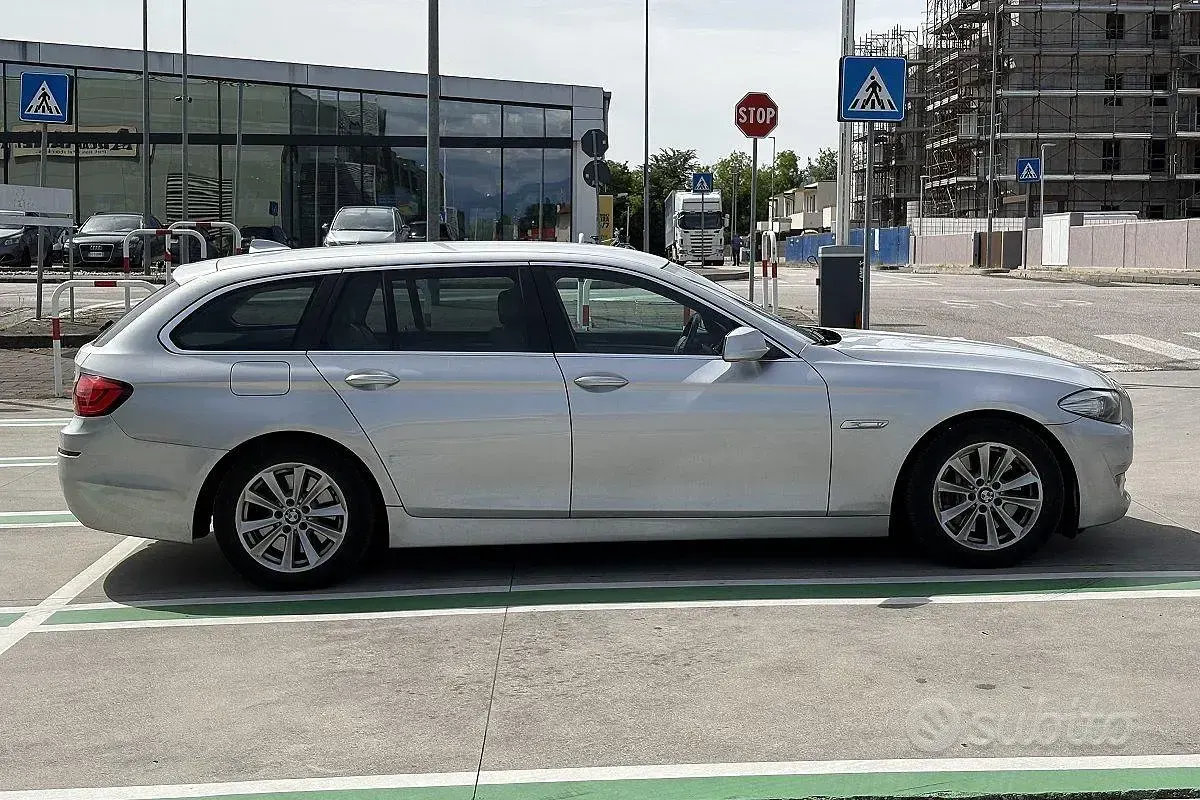 Usata BMW 530 258 CV (189 kW) 2012 Grigio Station wagon