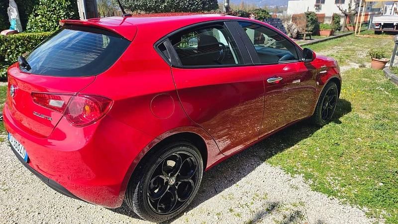 Usata Alfa Romeo Giulietta Sprint 120 CV (88 kW) 2016 Rosso Utilitaria