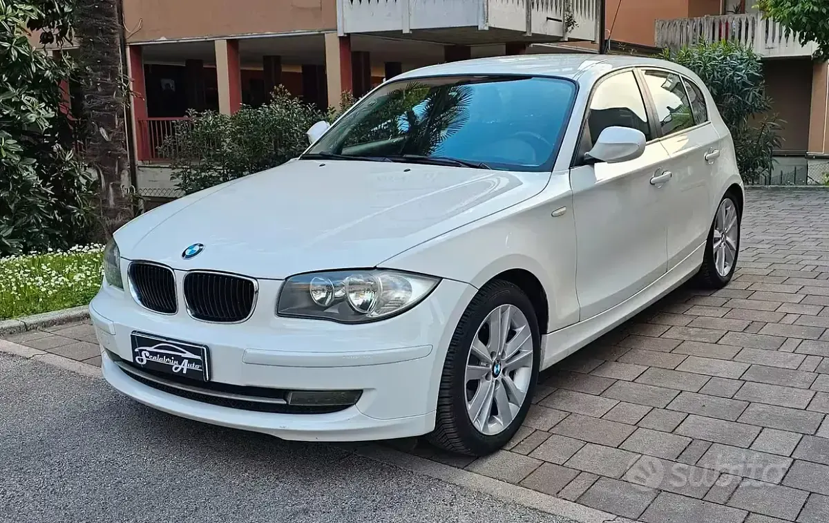 Usata BMW 118 143 CV (105 kW) 2010 Bianco Utilitaria