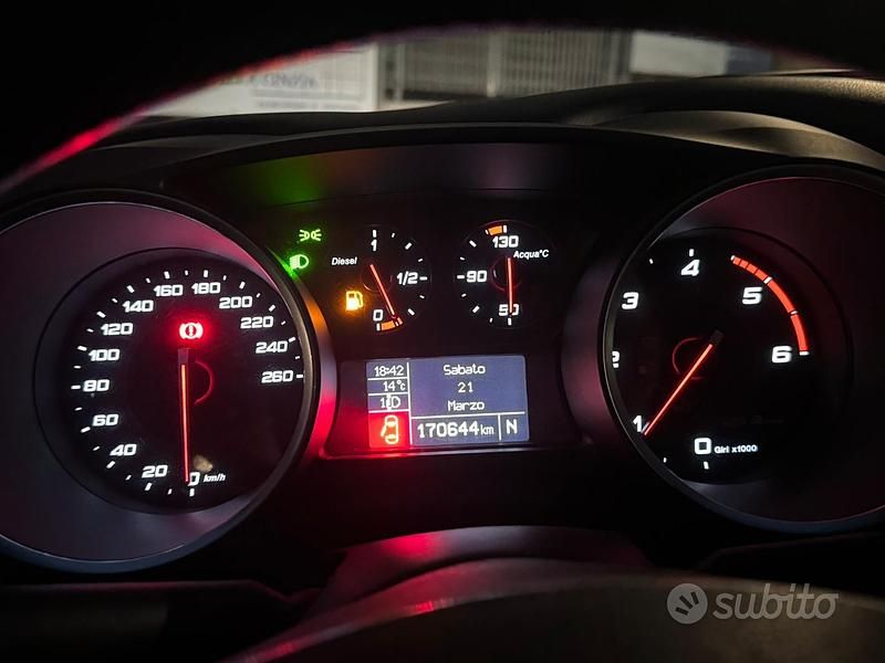 Usata Alfa Romeo Giulietta Super 120 CV (88 kW) 2017 Blu Utilitaria