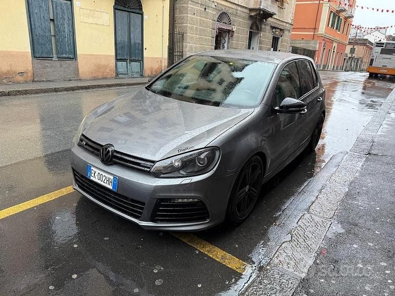 Usata VW Golf VI R 270 CV (198 kW) 2011 Grigio Utilitaria