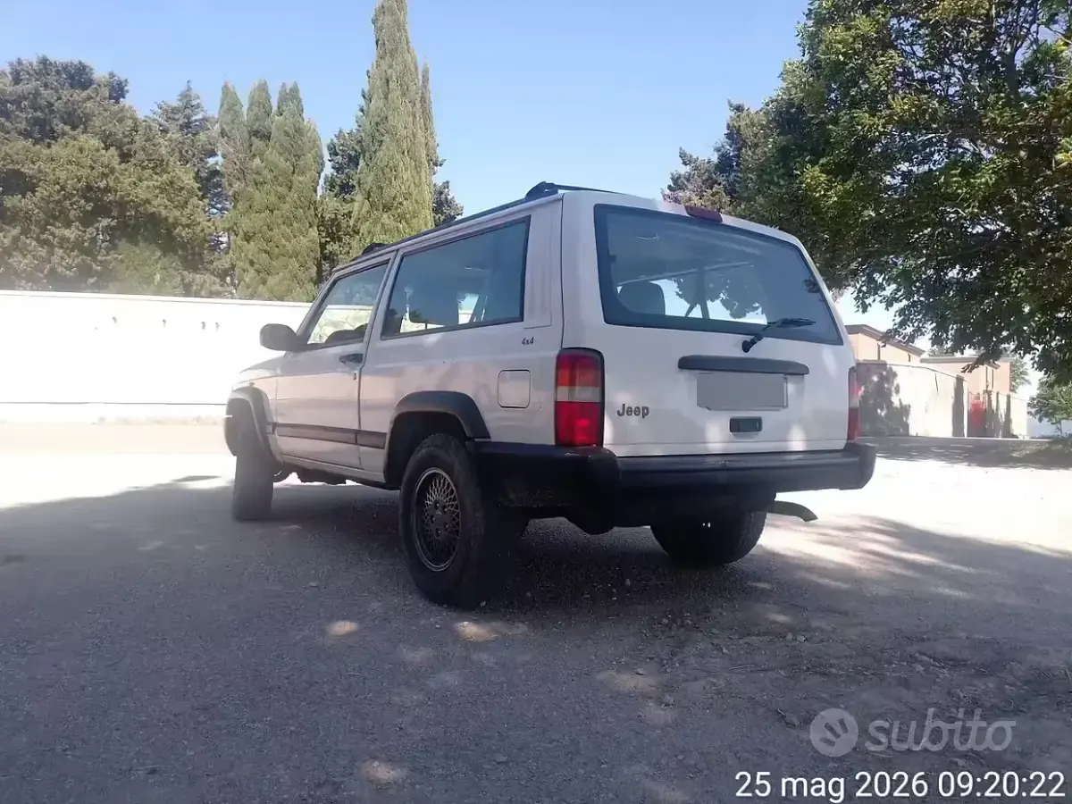 Usata Jeep Cherokee 116 CV (85 kW) 1998 Bianco SUV