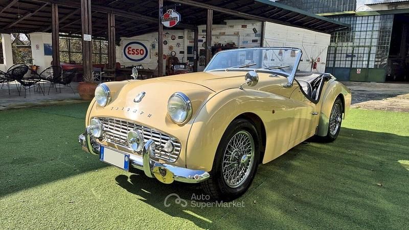 Usata Triumph TR3 101 CV (74 kW) 1960 Giallo Cabrio