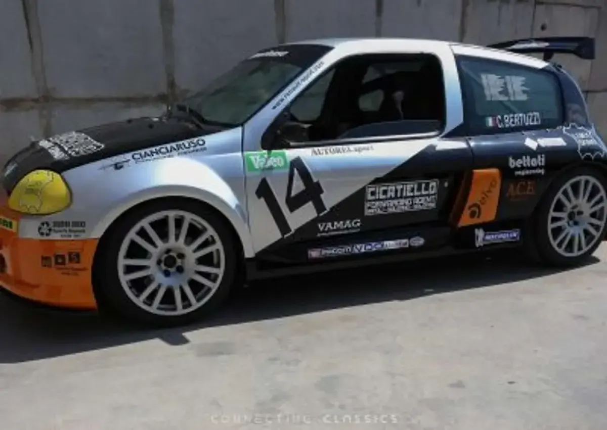 Usata Renault Clio Trophy 286 CV (210 kW) 1999 Grigio Berlina