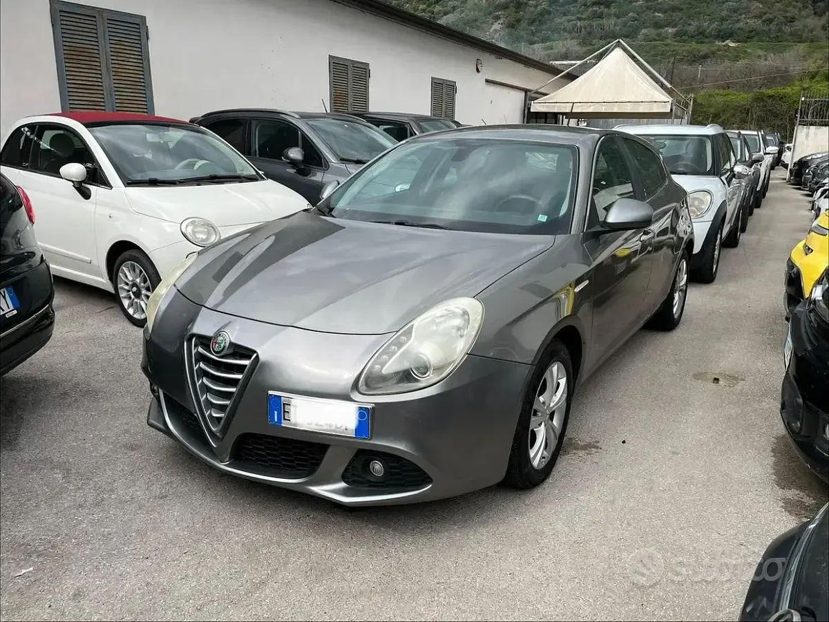 Usata Alfa Romeo Giulietta Exclusive 105 CV (77 kW) 2013 Giallo Utilitaria