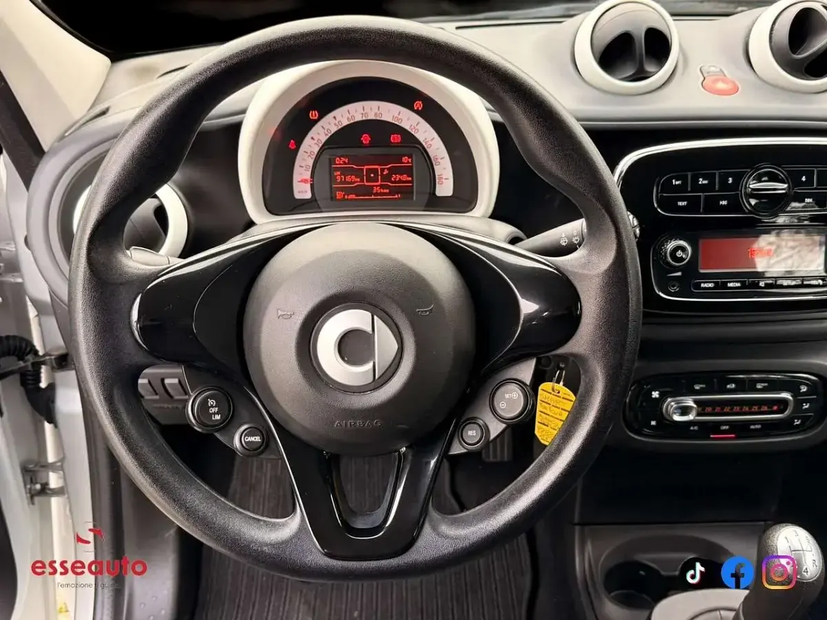 Usata Smart ForFour Prime 71 CV (52 kW) 2017 Bianco Utilitaria