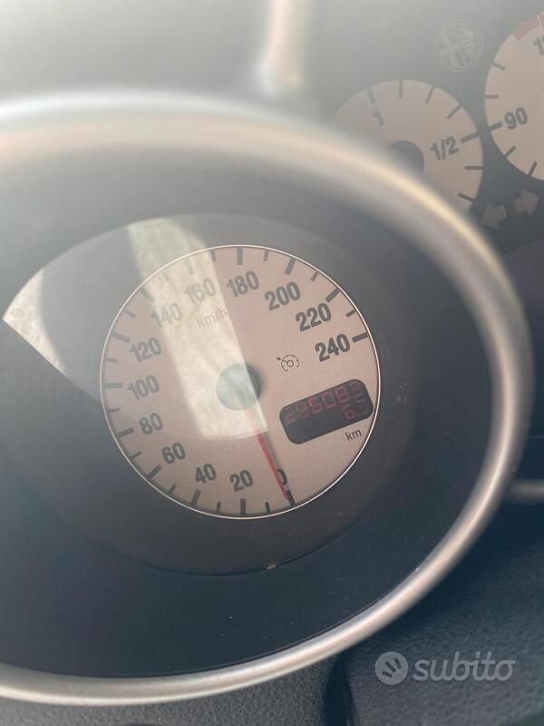 Usata 2005 Alfa Romeo 147 Utilitaria | 500 € (Super prezzo) - Immagine 1/4