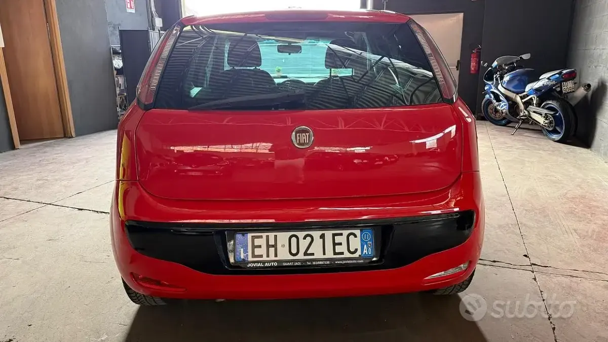Usata Fiat Punto Evo Dynamic 77 CV (56 kW) 2011 Rosso Utilitaria