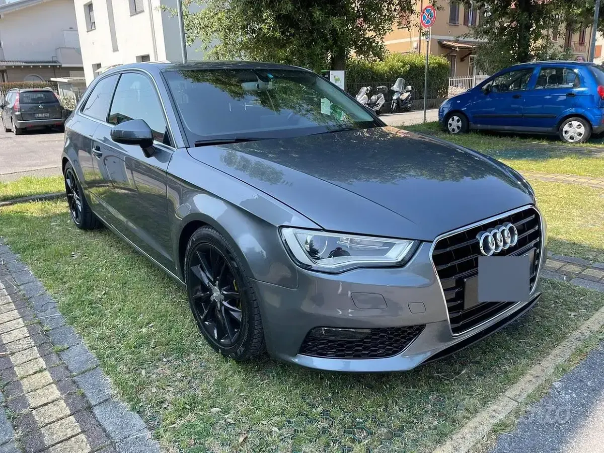 Usata Audi A3 Attraction 110 CV (80 kW) 2015 Grigio Berlina